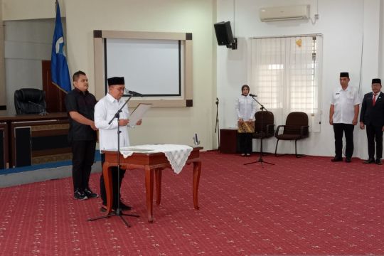 Wali Kota Pangkalpinang lantik lima pejabat eselon