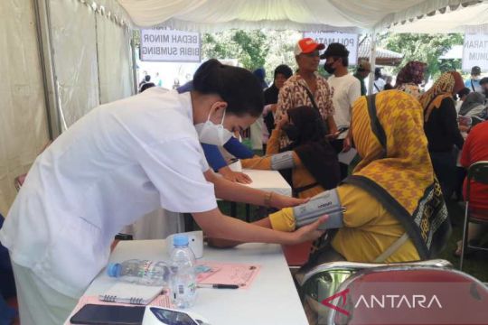 Pengobatan gratis peringatan Waisak di Borobudur