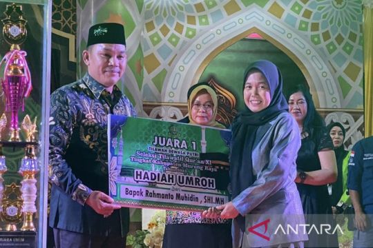 Jajaran DPRD Murung Raya berikan bonus umrah pada STQ XI