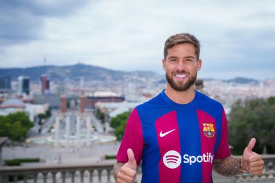 Barcelona resmi datangkan bek timnas Spanyol Inigo Martinez