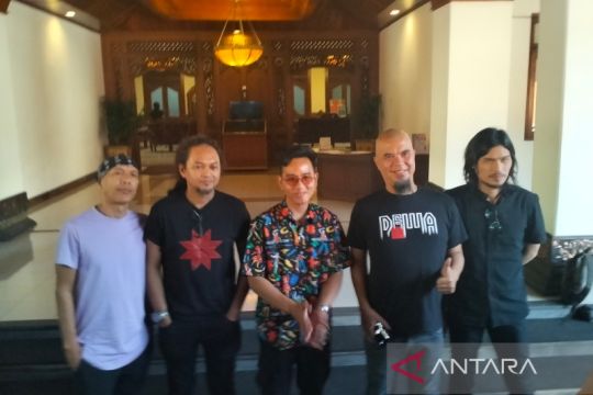 Ahmad Dhani janji sajikan konser terbesar  di Solo