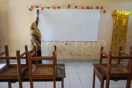 Sekolah tidak mendapatkan siswa baru Page 1 Small