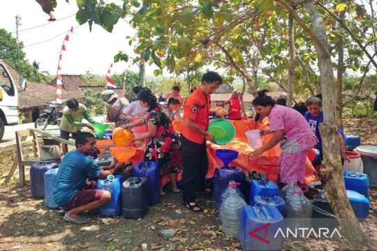 BPBD Boyolali pasok enam tangki air ke desa terdampak  kekeringan