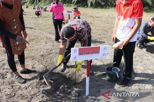 DPRD apresiasi langkah Polri lakukan penanaman pohon di Bartim