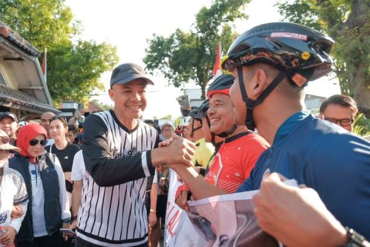 Ratusan pesepeda beri salam perpisahan kepada Gubernur Jateng