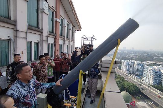 Jakarta installs 125 water mist generators to combat air pollution