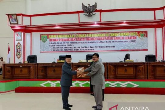 Pj Bupati sampaikan dua raperda ke DPRD Barito Selatan