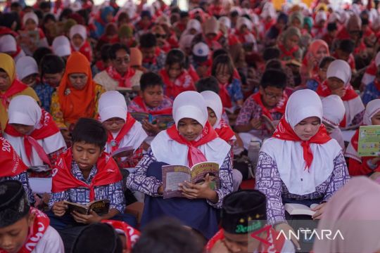 Gerakan 1.000 pelajar ayo membaca di Kota Pekalongan Page 1 Small