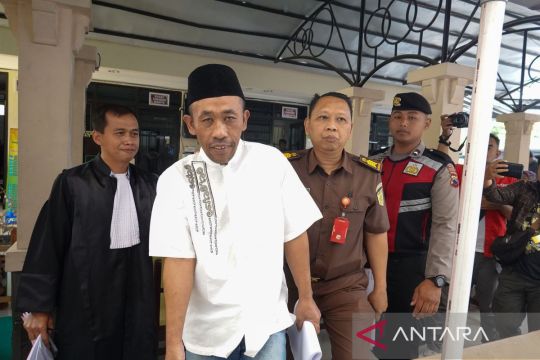 Sidang perdana kasus pembunuhan 12 orang di Banjarnegara Page 1 Small