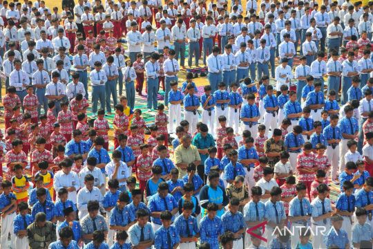 Guru dan siswa lakukan Shalat Istisqa di Kudus Page 3 Small