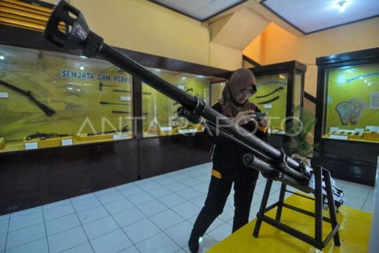 Pameran senjata tradisional peninggalan masa kolonial