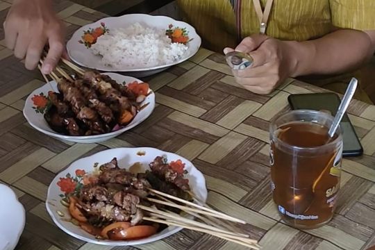 Endorsemen selebritas, gairah kesenangan dan niat beli konsumen