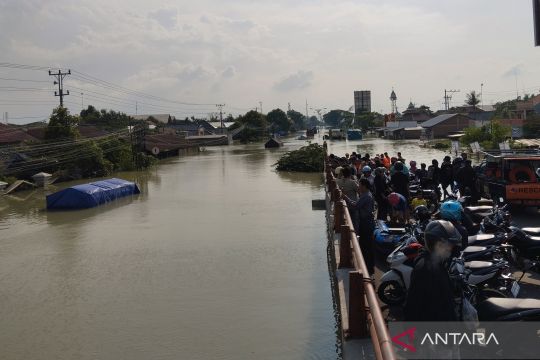 Banjir Demak, jalur Demak - Kudus masih terputus