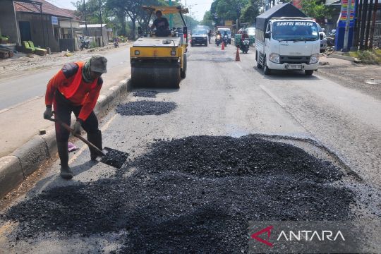 Kementerian PUPR perbaiki Jalan Pantura Demak yang rusak pascabanjir