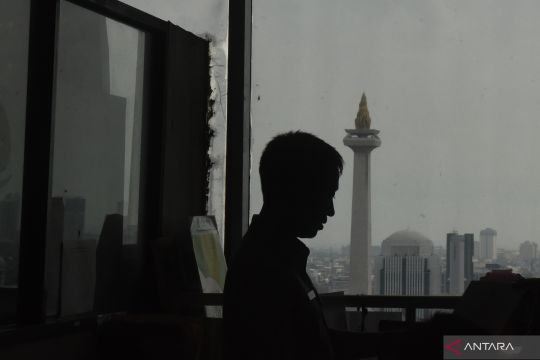 Sekretaris Petojo  diberhentikan sementara akibat pamer kemewahan