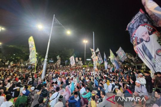 Habib Syech pimpin shalawat di Mapolda Jateng