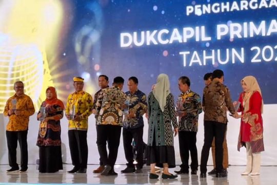 Kota Magelang meraih Dukcapil Prima Award 2024