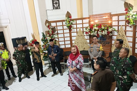 Mbak Ita "pamitan" saat tinjau perayaan Natal Semarang