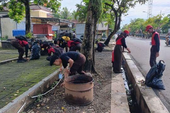 Ratusan anggota  Pramuka di Banyumas gelar Aksi Jemput Sampah