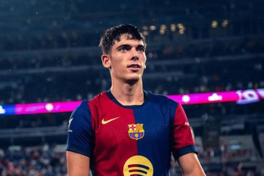 Barcelona pinjamkan bek Barcelona Alex Valle ke Como 1907