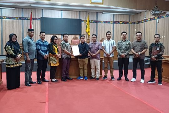 DPRD Kotim terima berkas penetapan kepala daerah terpilih