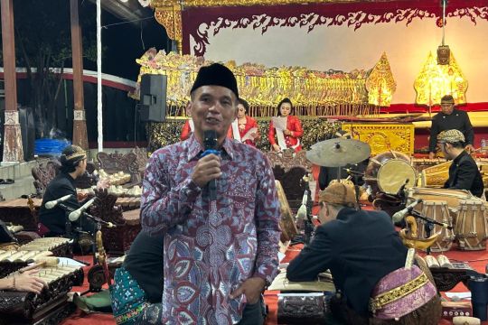 Ketua DPRD Jateng "nanggap" wayang kulit di Karanganyar