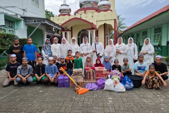 Ikiade Kapuas mengisi Ramadhan dengan berbagi tali kasih kepada anak yatim