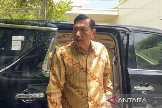 Luhut  kunjungi Jokowi di hari pertama Lebaran