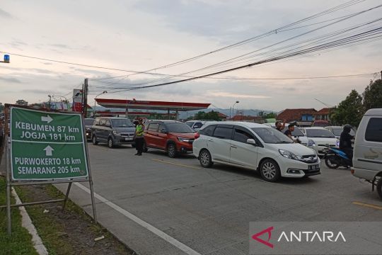 Arus milir di ruas Ajibarang-Bumiayu ramai lancar