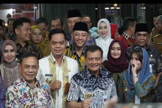 Wali Kota  dan Wakil Wali Kota Tegal halalbihalal di Pemprov Jateng