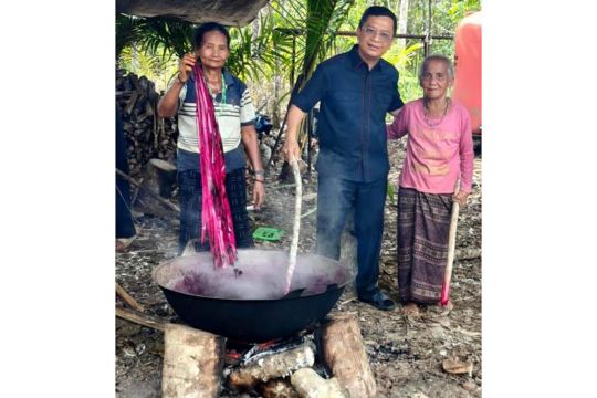 DPRD Barut minta UMKM tingkatkan kualitas kerajinan anyaman rotan