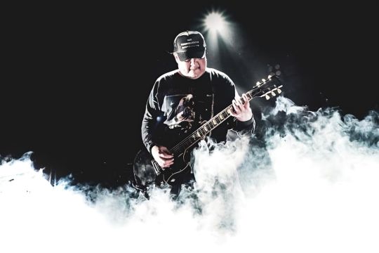 Profil lengkap gitaris Seringai Ricky Siahaan