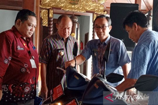 Pemkab Banyumas serahkan  100 unit kendaraan operasional ke pemdes