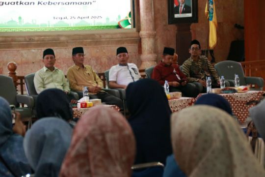 Pemkot Tegal serahkan 45 alat bantu bagi penyandang disabilitas