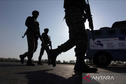 India serang Pakistan