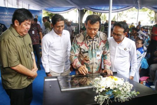 Koperasi buruh, bentuk hadiah Gubernur Jateng saat May Day