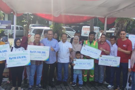 May Day, BPJS Ketenagakerjaan Majapahit serahkan santunan