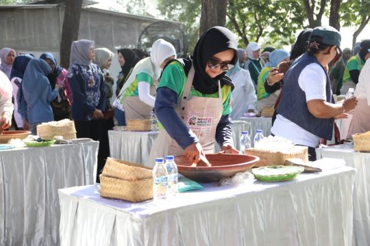 Wakil Wali Kota Tegal tanam pohon di APEKSI 2025