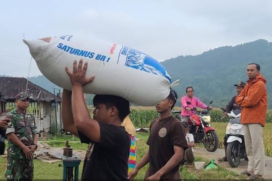 Bulog Banyumas-Babinsa  tetap laksanakan sergap saat libur panjang