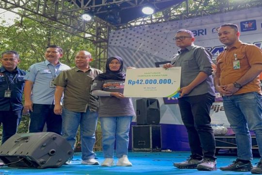 BRI-BPJS Ketenagakerjaan Jateng&DIY serahkan santunan kematian agen BRILink
