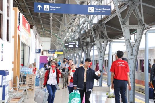 Surabaya dan Malang kota tujuan favorit penumpang KA saat libur panjang