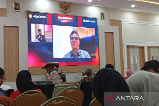 Wamen Komdigi:  Kemajuan AI harus disikapi dengan strategi yang cerdas