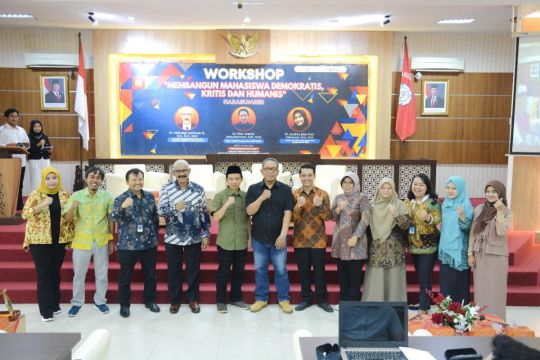 FH UNS ajak mahasiswa berpikir demokratis