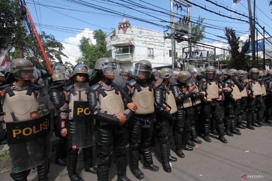 Pengamanan eksekusi bangunan di Surabaya