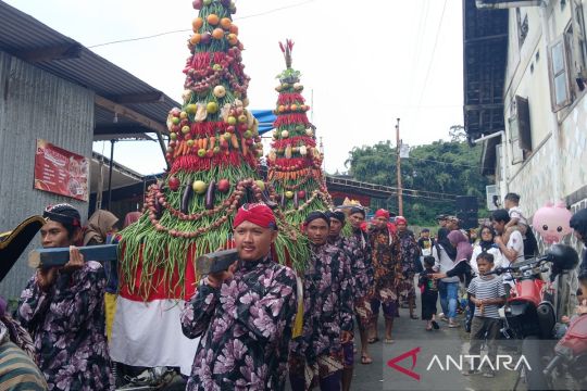 Warga lereng  Sumbing gelar "merti dusun" untuk galang persatuan