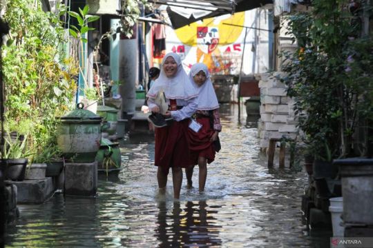 Banjir rob di kampung Kalianak Timur