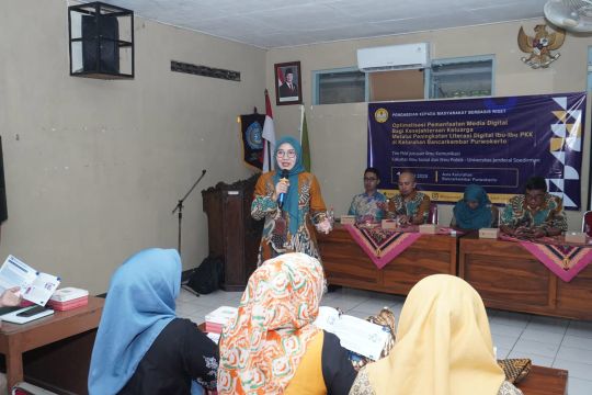 Akademisi Unsoed ajak kaum perempuan waspadai kejahatan daring lewat pelatihan literasi digital