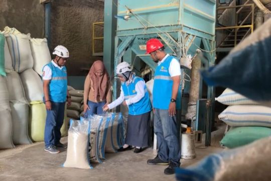 PLN pasang listrik ke penggilingan, wujud dukungan energi bersih