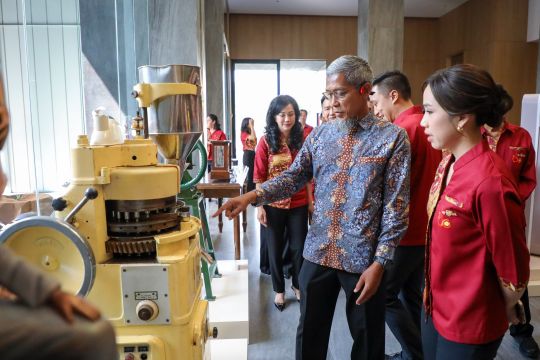 Pemprov Jateng dorong industri farmasi kembangkan pengobatan herbal