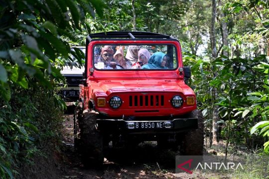 Bupati Temanggung : Jalan trasah bisa jadi daya tarik wisata